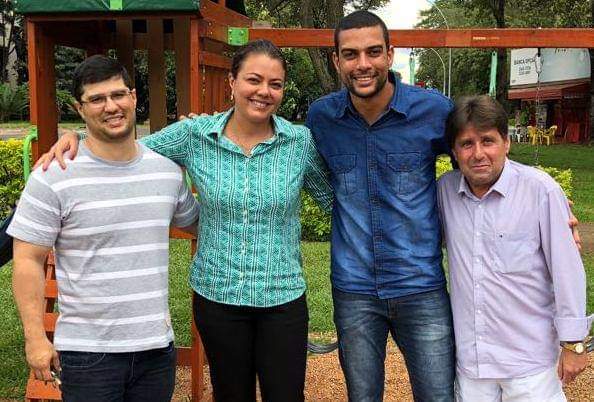 Cláudio Afonso Gonçalves Ulhoa com amigos da ABBP e a senadora Leila Barros