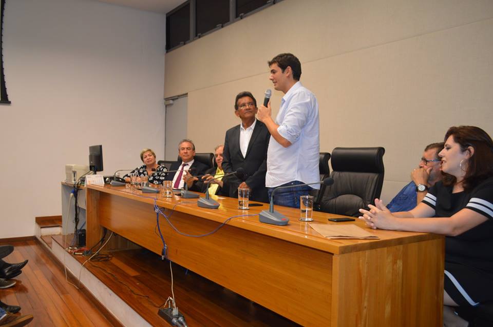 Presidente da Câmara de Vereadores, Rafael Prudente deu o recado: blogueiros prestam um enorme serviço ao DF. A Câmara apoiará para que tenham seu trabalho facilitado e reconhecido.