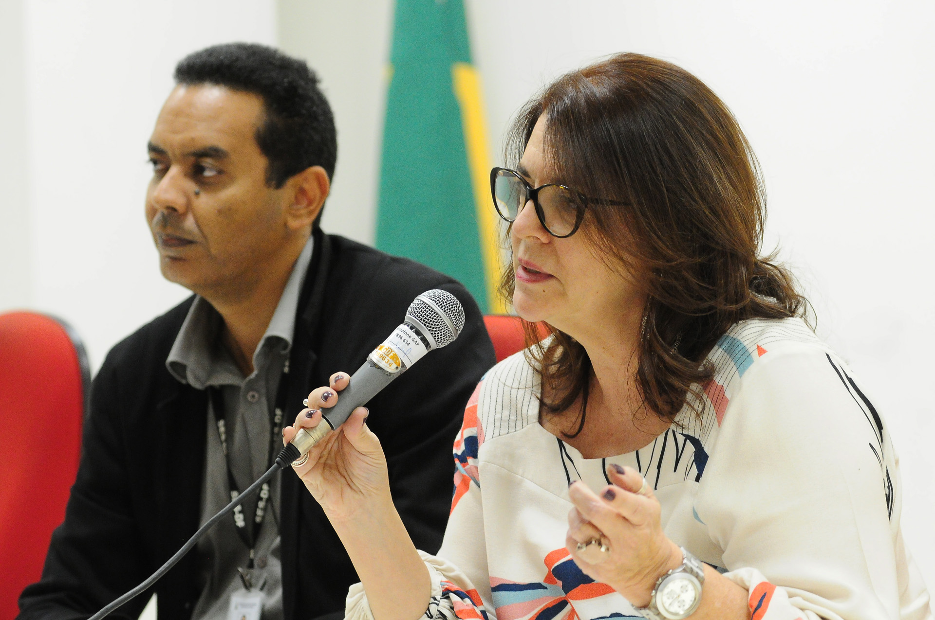 O diretor da Estratégia Saúde da Família José Eudes Barroso e a enfermeira Rosa Maria Mossri, da Vigilância das Doenças Imunopreveníveis de Transmissão Hídrica e Alimentar