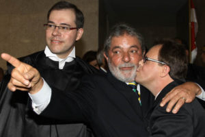 Ex-presidiário Lula e família de Dias Toffoli