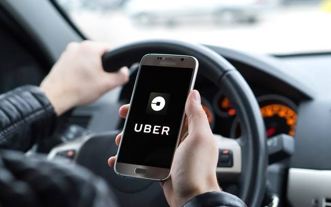 Uber e outros aplicativos repassariam os custos para os motoristas