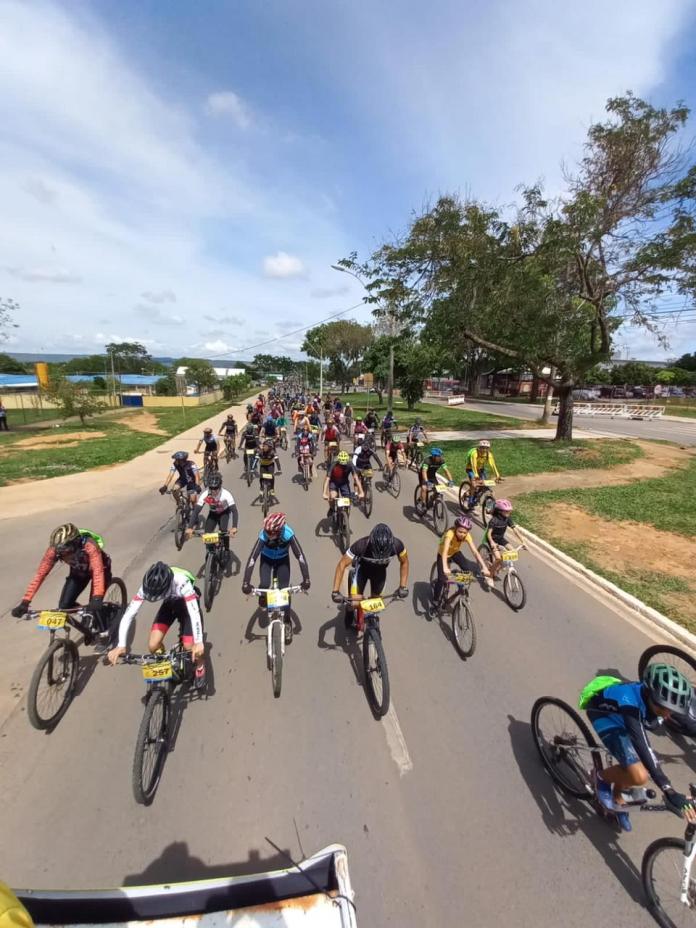 O Passeio Ciclístico é uma ação muito importante unindo pessoas as conscientizando. “No trânsito, sua responsabilidade salva vidas.”