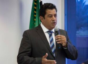 Mauro Rogério acreditou em José Gomes e agora está revoltado com o milionário deputado distrital que abandonou o comando do PTB/DF
