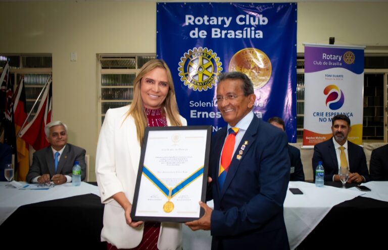 Celina Leão recebe Medalha do Mérito Ernesto Silva