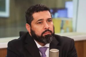 Fabiano Silva dos Santos, o "churrasqueiro do Lula", ex-presidente dos Correios deixa rombo bilionário.