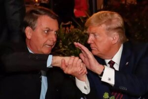 Ex-presidente da República Jair Bolsonaro, em jantar com o então presidente dos Estados Unidos Donald Trump, em 2020.