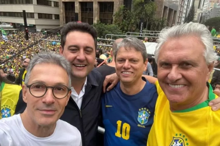 Romeu Zema, Ratinho Junior, Tarcísio de Freitas e Ronaldo Caiado em ato que pediu anistia aos golpistas de 8 de Janeiro