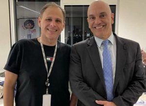 Eduardo Tagliaferro ao lado do ministro Alexandre de Moraes.