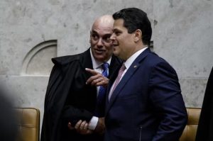 Davi Alcolumbre (União/AP) tem de colocar para andar a análise do pedido de Impeachment do Ministro do STF Alexandre de Moraes