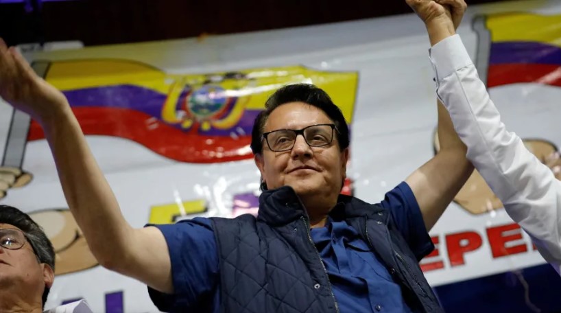 Em 2023, o candidato de direita à presidência do Equador, Fernando Villavicencio, foi assassinado em Quito, logo após um comício.
