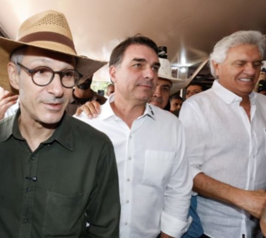Romeu Zema (Novo), Flávio Bolsonaro (PL) e Ronaldo Caiado (PSD)